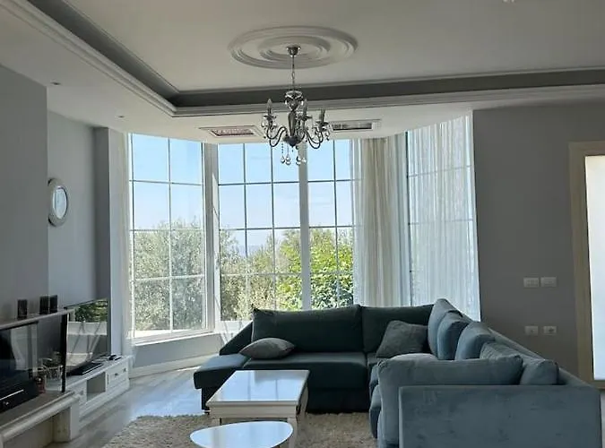 别墅 Hilltop 地拉那